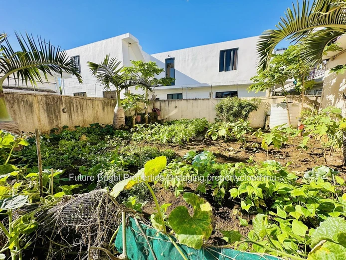 À Vendre – Élégante et Spacieuse Maison Familiale dans un Morcellement Paisible