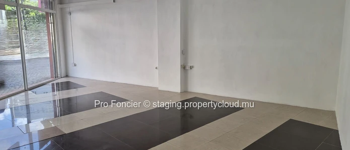 Commercial space for rent in Quatre-Bornes - Good potential