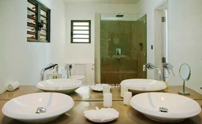 Modern Beachfront Villa for Short-Term Rent in Pereybere