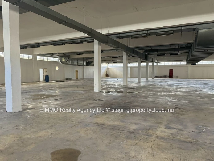 Warehouse for Rent in Coromandel, 2000m², featuring an exterior yard, secure parking, Price Rs 416,025.