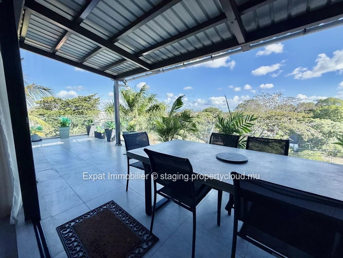 À vendre – Penthouse moderne avec rooftop et piscine privée à Péreybère