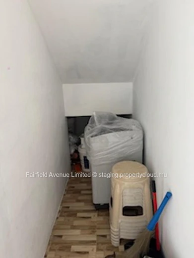 "Charming Furnished Apartment in Calodyne with Parking, Garden, and Close to Amenities - Rs 22,500"