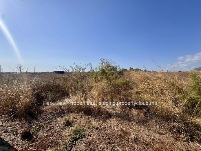 Terrain résidentiel à vendre à Cascavelle, 567m², cahier des charges, Rs.