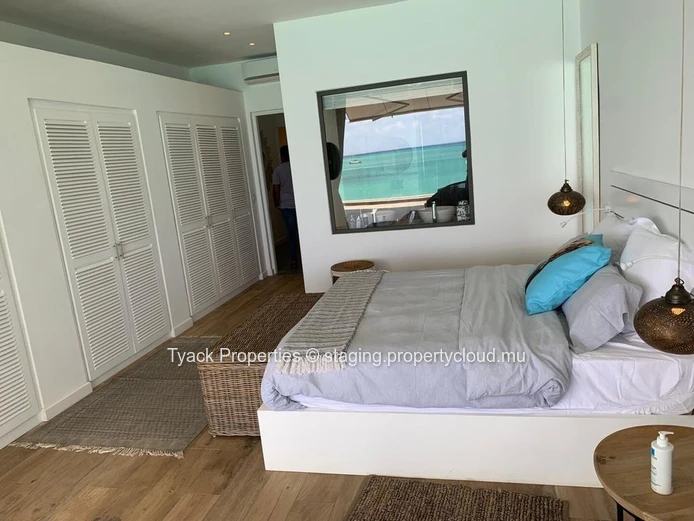 Prestigious Beachfront Penthouse with Breathtaking Bay Views – Grand Baie