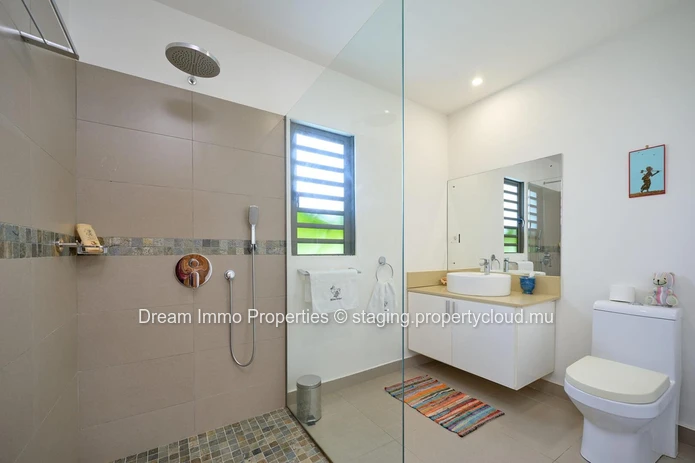 Luxurious 4-Bedroom Villa Near The Sea & Amenities In Grand Baie – Mauritius