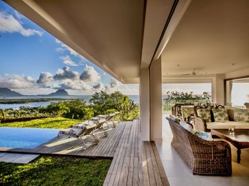 5 Bedroom Villa