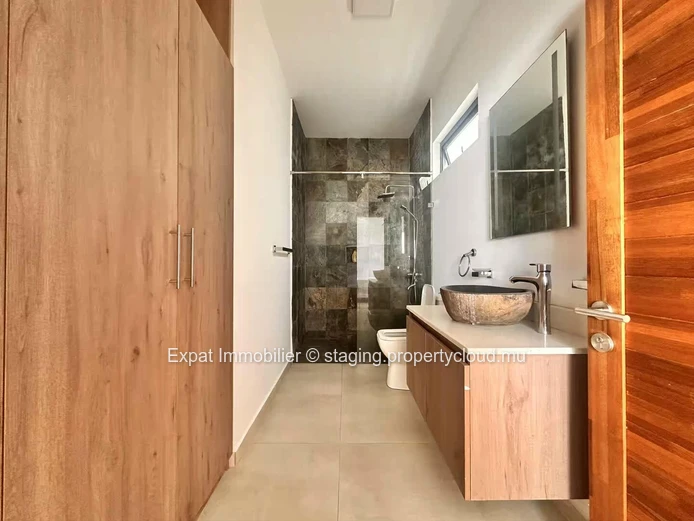 Bright 3-Bedroom Villa for Rent in Saint-François, Calodyne – Comfort, Privacy & Ideal Location