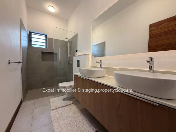 À LOUER – Villa Neuve 4 Chambres à La Forêt Daruty