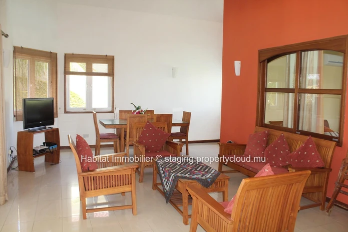 A VENDRE - Townhouse meublé et équipé de 200 m2 dans une résidence sécurisée 24/7 à Palmar. 