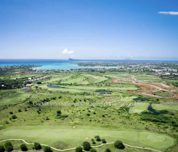 Appartement Rez-de-Chaussée 3 Chambres à Pointe aux Canonniers – Confort et Style Mauricien