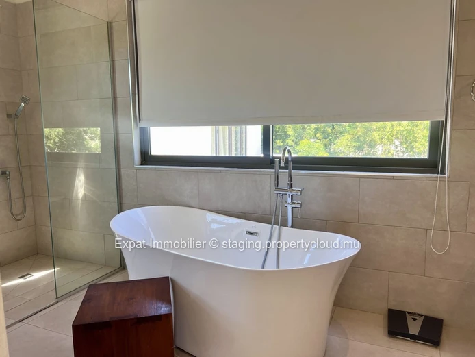 Available for sale – Modern villa with private pool in Chemin Vingt Pied – Grand Baie – Accessible only to Mauritians