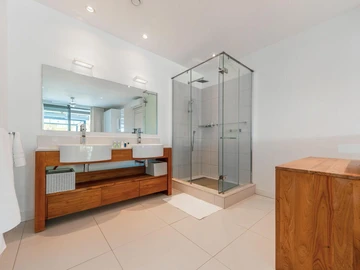 4 Bedroom Apartment