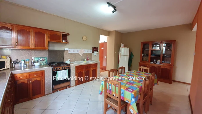 Spacious house close to the beach