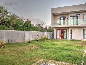 5 Bedroom Villa