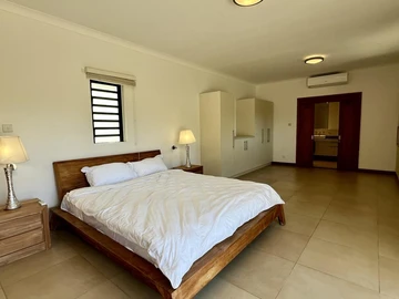 5 Bedroom Villa