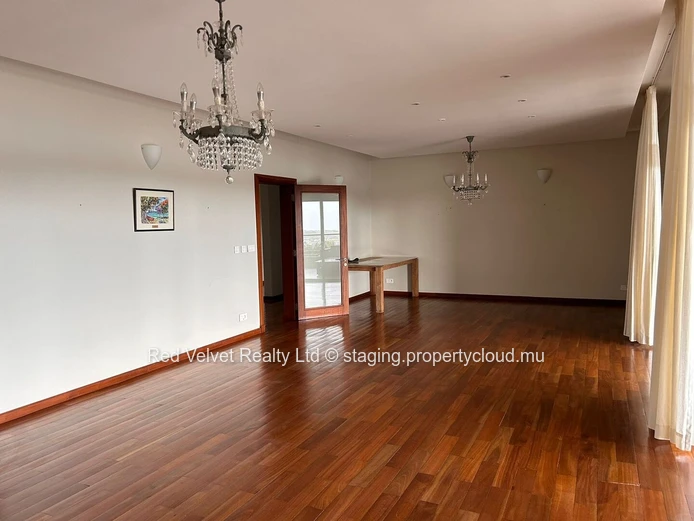 Luxury Apartment for Rent in Highly Residential Area of Floreal