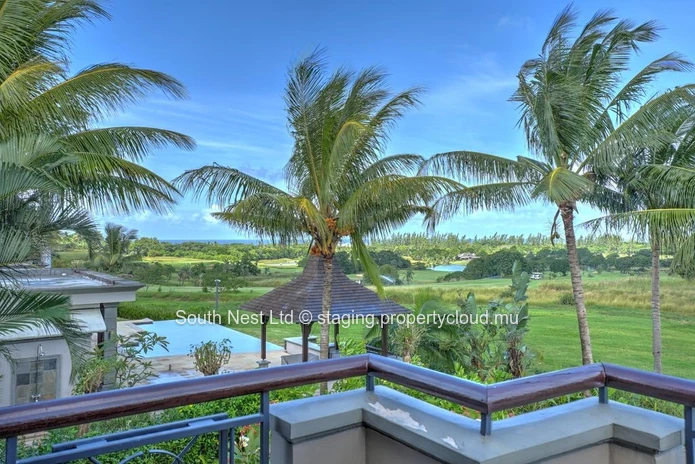 Exceptional Villa with sea view and beach access 