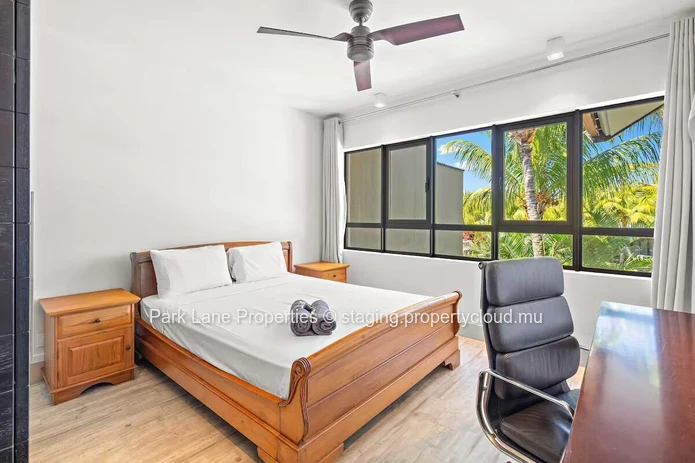 Luxury IRS duplex in Marina!