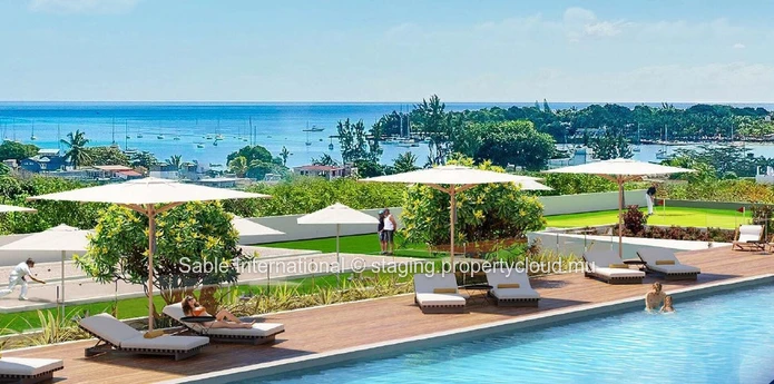 Stunning Mall Apartments with Sea Views in Grand bay, Communal Pool 