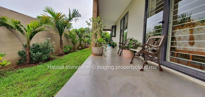 TO RENT - Furnished and equipped family home of 343 m2 on a land of 133 toises located in the famous morcellement of ...