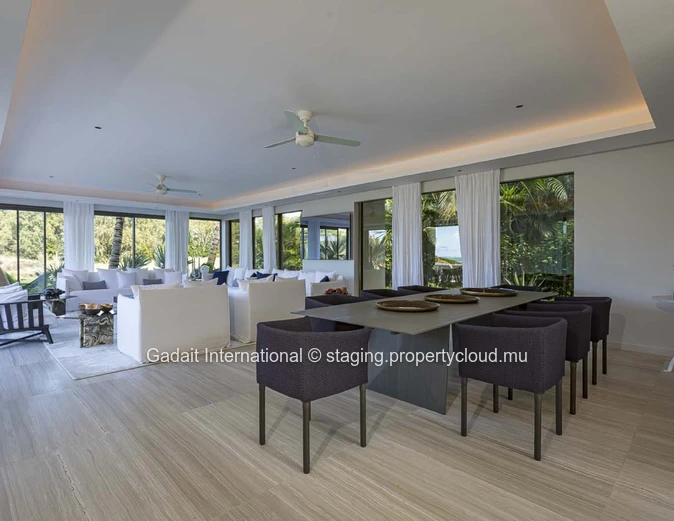 Invest in this superb luxury villa with golf and sea views in eastern Mauritius