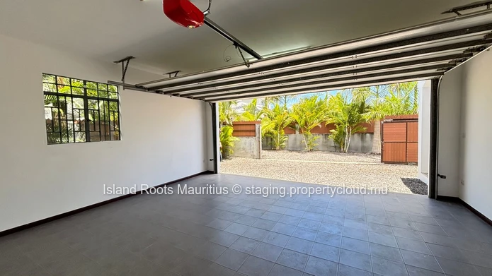 Grande maison familiale avec piscine à louer à Péreybère – Long terme