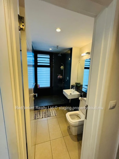 Penthouse meublé à louer à Rivière Noire - Black River, 230m², 3 chambres, services et aménités inclus, vue sur mer. ...