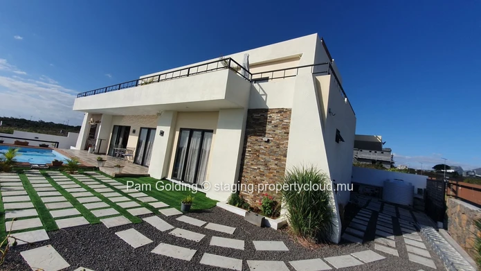 Exquisite house in gated estate