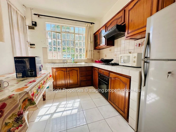 Spacious House , ideal for two Families!