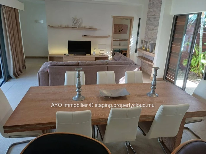 Very High Standard Villas in a gated community - Close to Grand Bay Centre