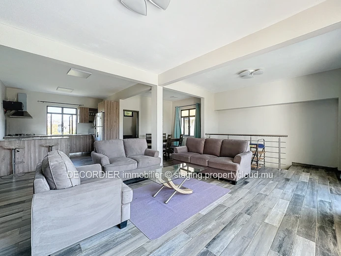 140 m² house with swimming pool
