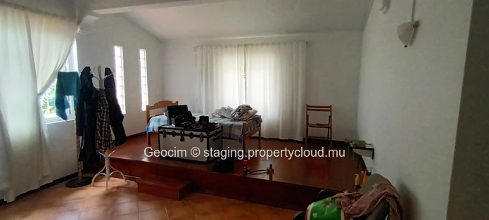 Sodnac Quatre Bornes Maison meublée de 6 càc 4 sdb bureau terrasse garage sur 125 toises terrain clos. (Mandat exclusif)