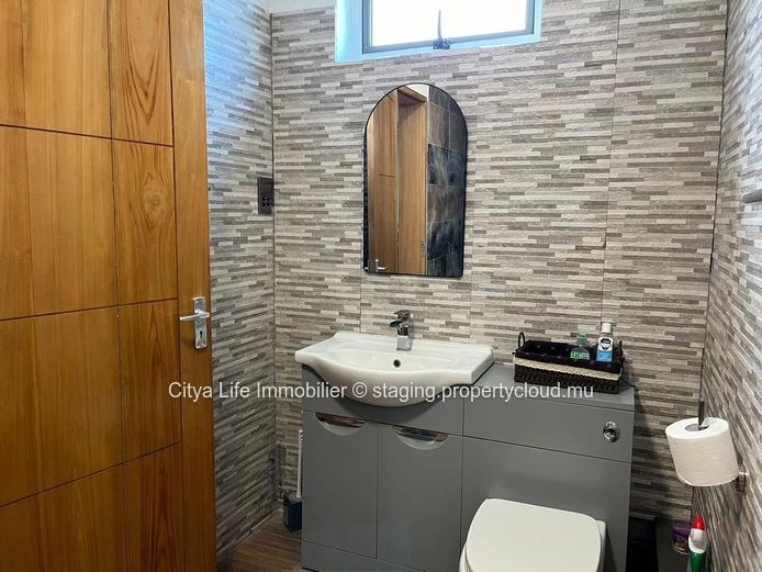 2-Bedroom En-Suite Apartment - Secure Residential Complex, Close to Mon Choisy Beach