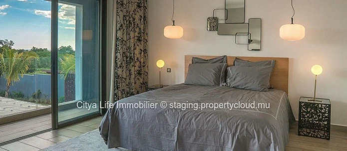 Exceptional Villa In Royal Park