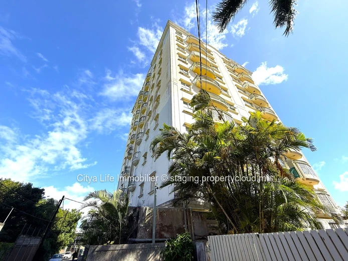 Luxurious 4-Bed penthouse in Quatre Bornes with Rooftop Access & Mountain Views.