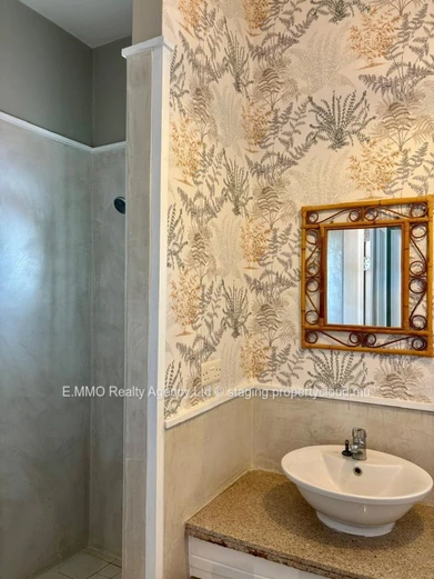 Penthouse meublé à vendre à Bain Boeuf – 2 chambres – À 2 minutes de la plage