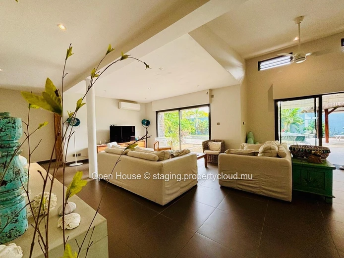 RES VILLA for sale in Grand Baie# Exclusive estate # 3 bedrooms, 2 en suite, private pool. Accessible to foreigners.