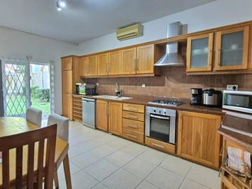 5 Bedroom Villa