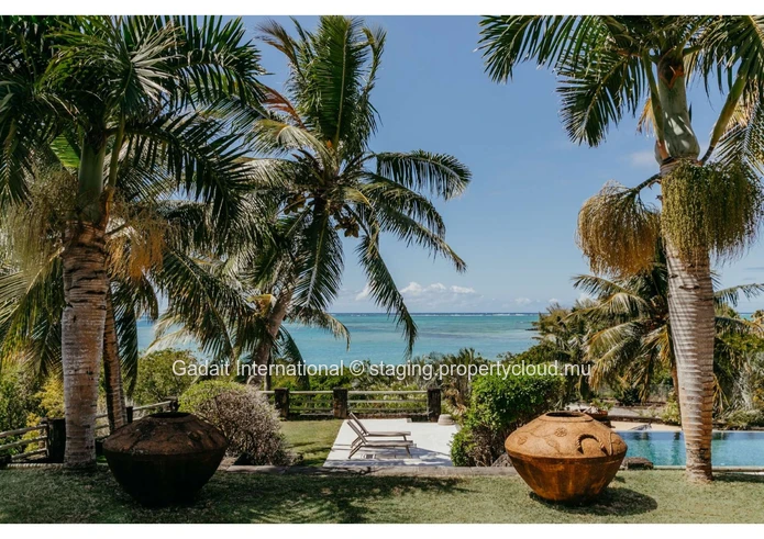 Luxury villa for short-term rental in Montagu – Lagoon view & private chef