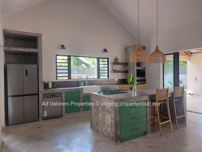 Spacious House for Rent in Constance – Large Plot, Pool & Lush Green Surroundings
