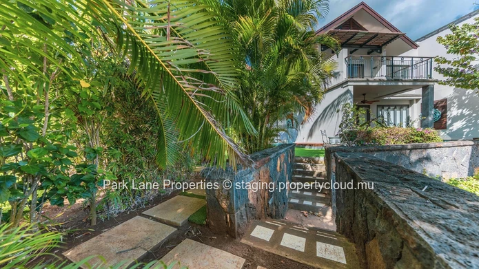 Live the Marina Lifestyle – 3-Bedroom Townhouse with Plunge Pool & Private Mooring