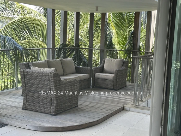 Exquisite Coastal Living: Luxurious Golf Estate Apartment with Stunning Amenities