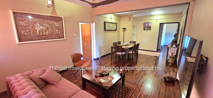 To rent : Unfurnished office space of 110 m², ideally located on the 2nd floor (without elevator) of a building in th...