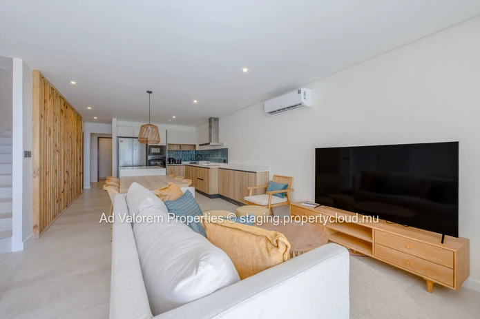 Exceptional Beachfront Duplex for Sale – Black River