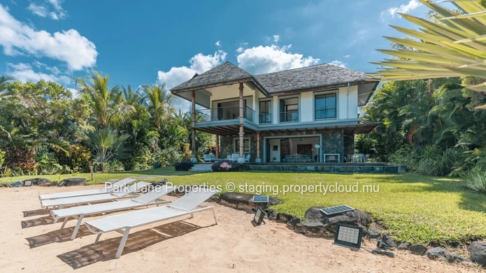 Sumptuous high end 5 bedroom villa in IRS Marina
