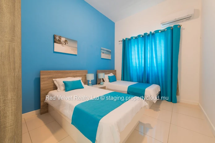  Luxurious Beachfront Apartment For Rent in Flic en Flac 