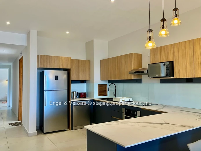 Beautiful Ground Floor Beachfront Apartment