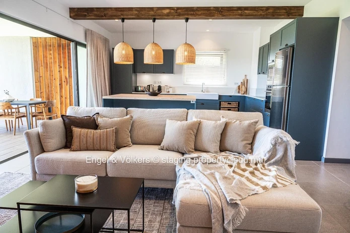 Sea View Apartment in a Charming Private Residence