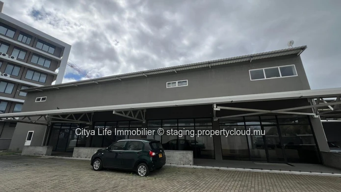 Modern Office Space for Rent in Prime Grand Baie Location - 300m² Semi-Furnished for Rs 230,000!