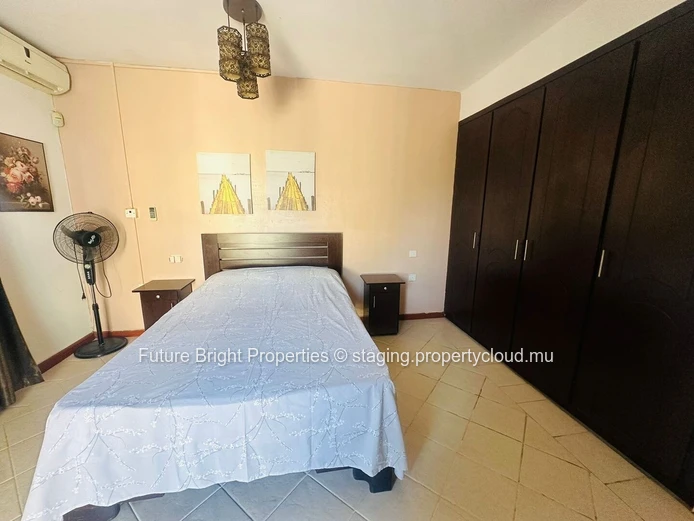 À vendre : Duplex en Bord de Mer – Votre Sanctuaire Côtier Vous Attend !